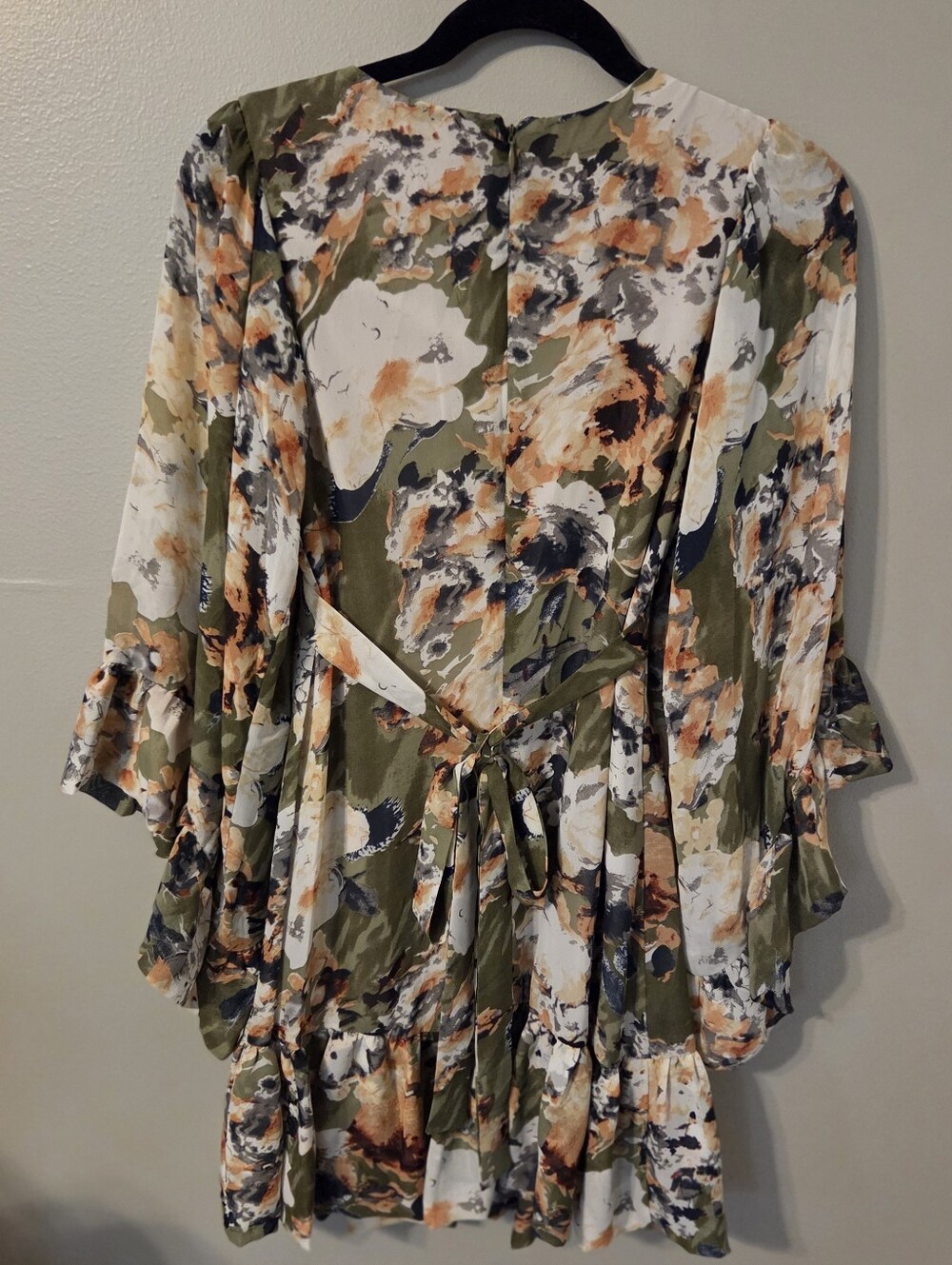 Vintage Betsy Johnson Women's Green Floral Faux Wrap Ruffled Mini Dress Sz 4 - Picture 3 of 12